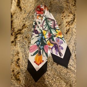 Gucci Twilly in serpent and floral pattern